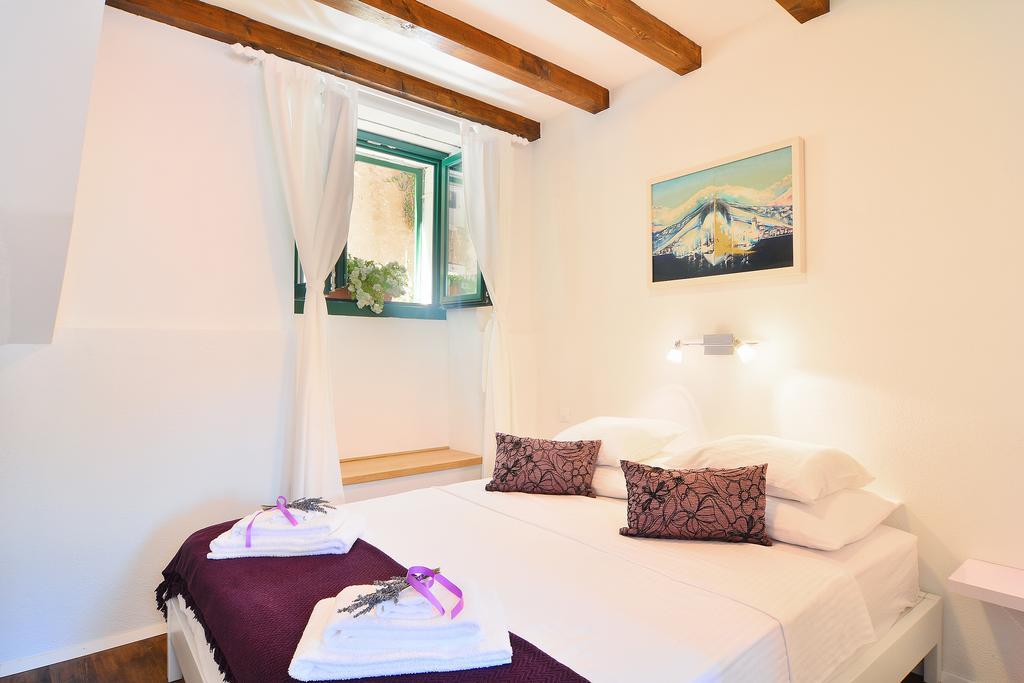 Apartments And Rooms Kampanel Hvar Town Room photo